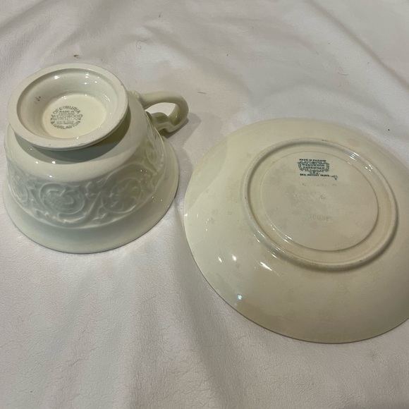 Vintage Wedgwood Patrician Cup & Saucer Embossed Made in England - Picture 4 of 16